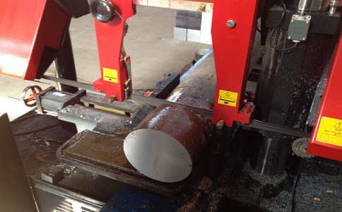 通海口镇卧式带锯床加工时出现明显振荡如何排查？